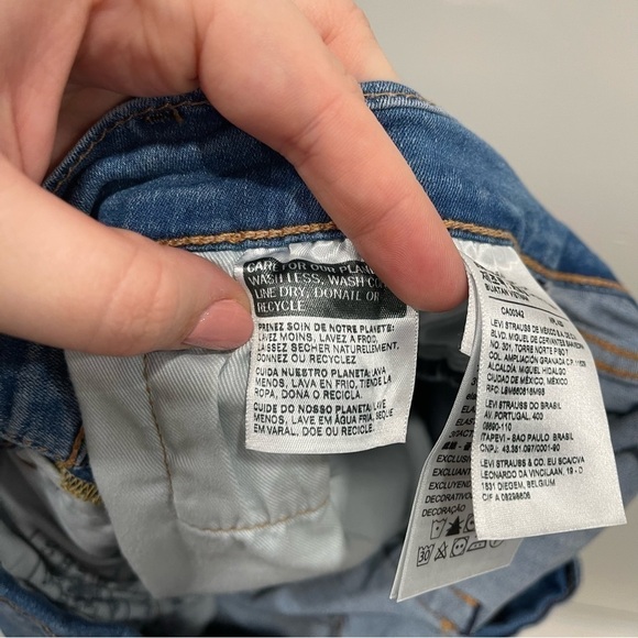 Levi’s Cutoff Denim High Waist Shorts Size 28 Light Wash - Picture 9 of 11